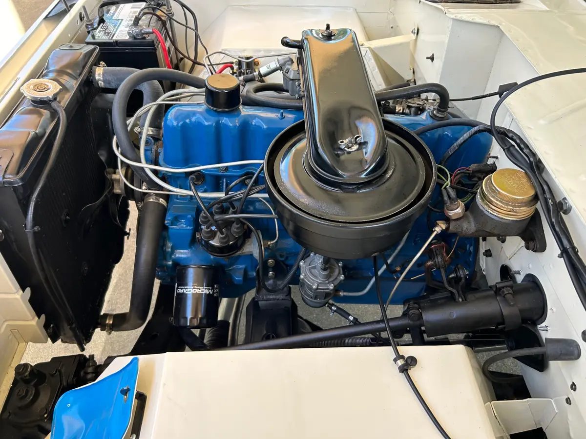 Vehicle photo 17