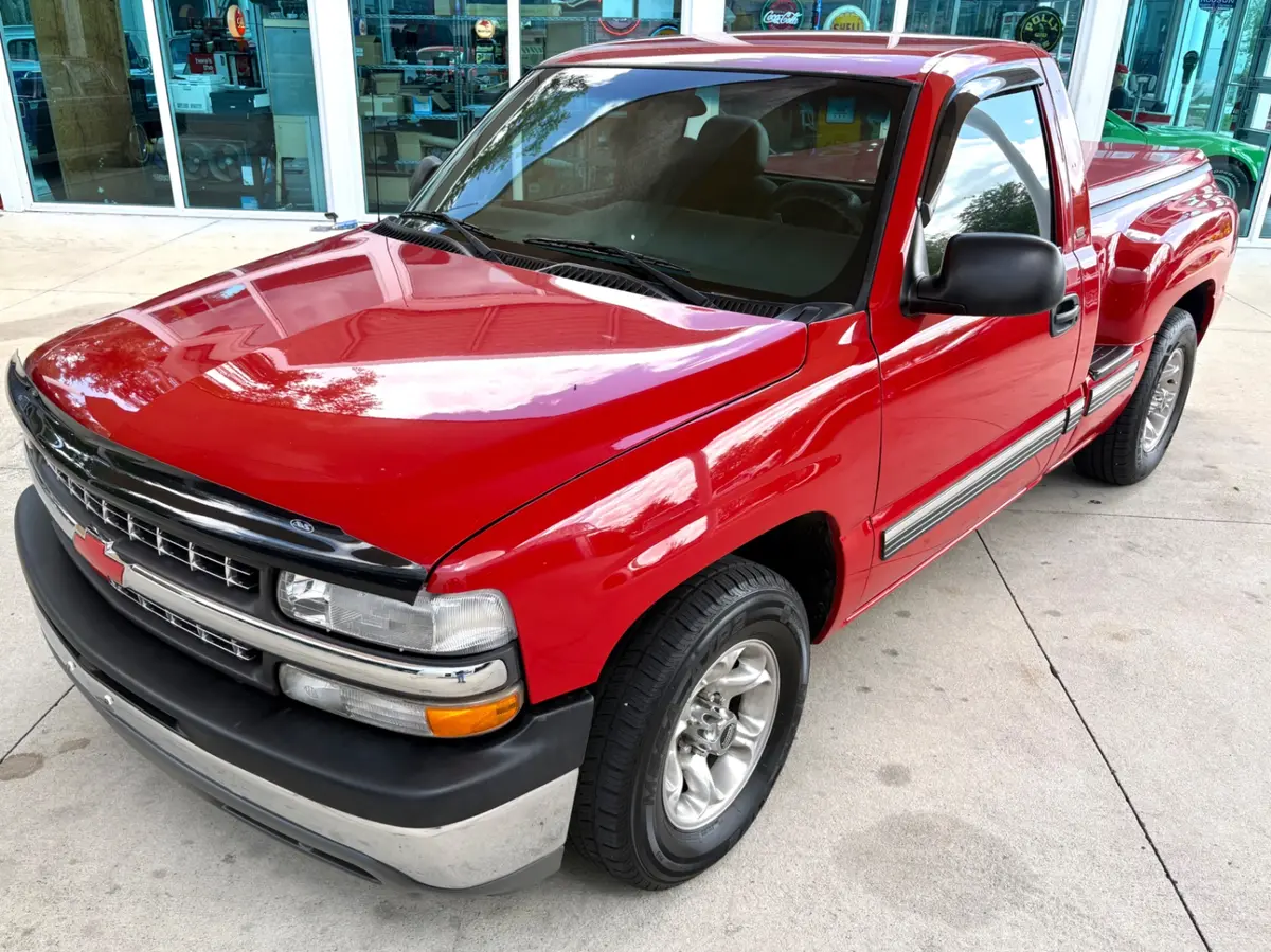 Vehicle photo 19