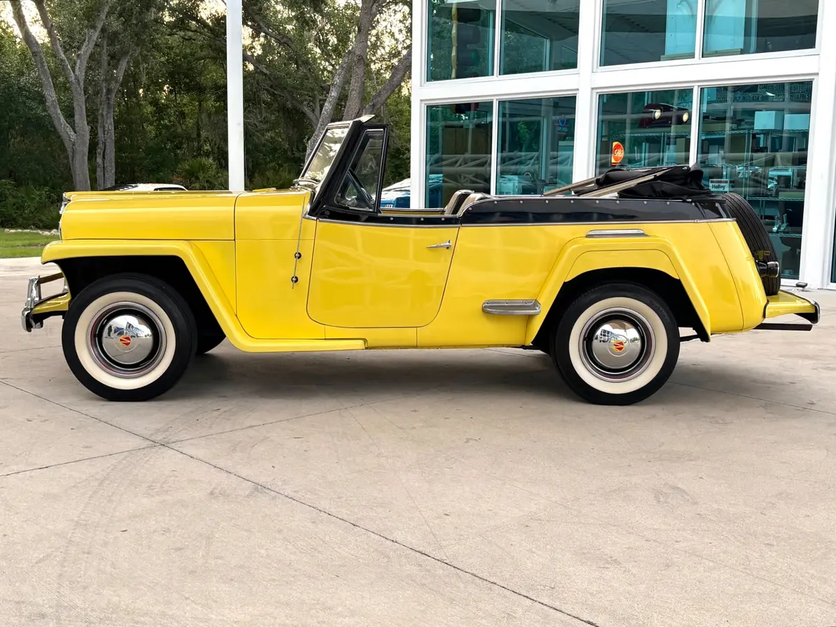 Vehicle photo 10