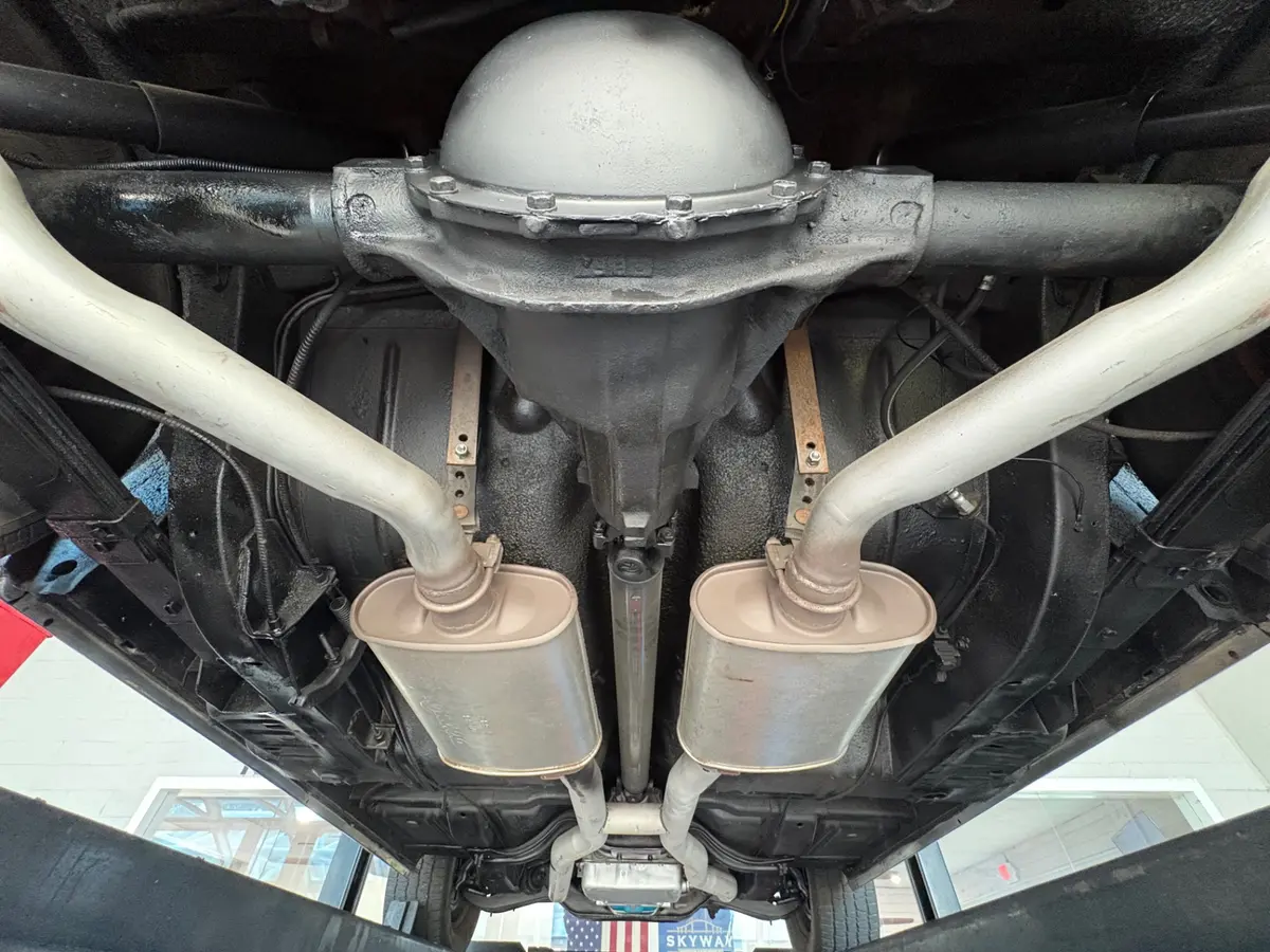 Vehicle photo 44