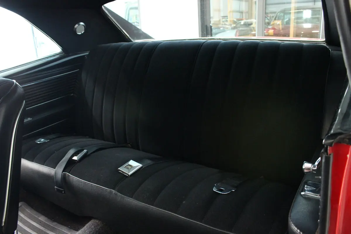 Vehicle photo 27