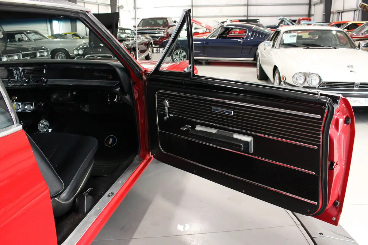 Vehicle photo 32