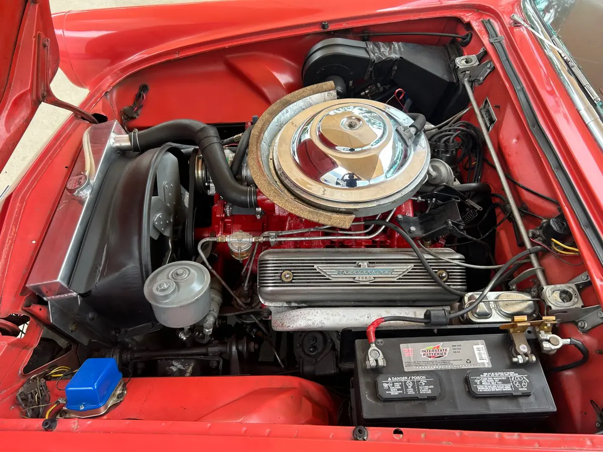 Vehicle photo 30