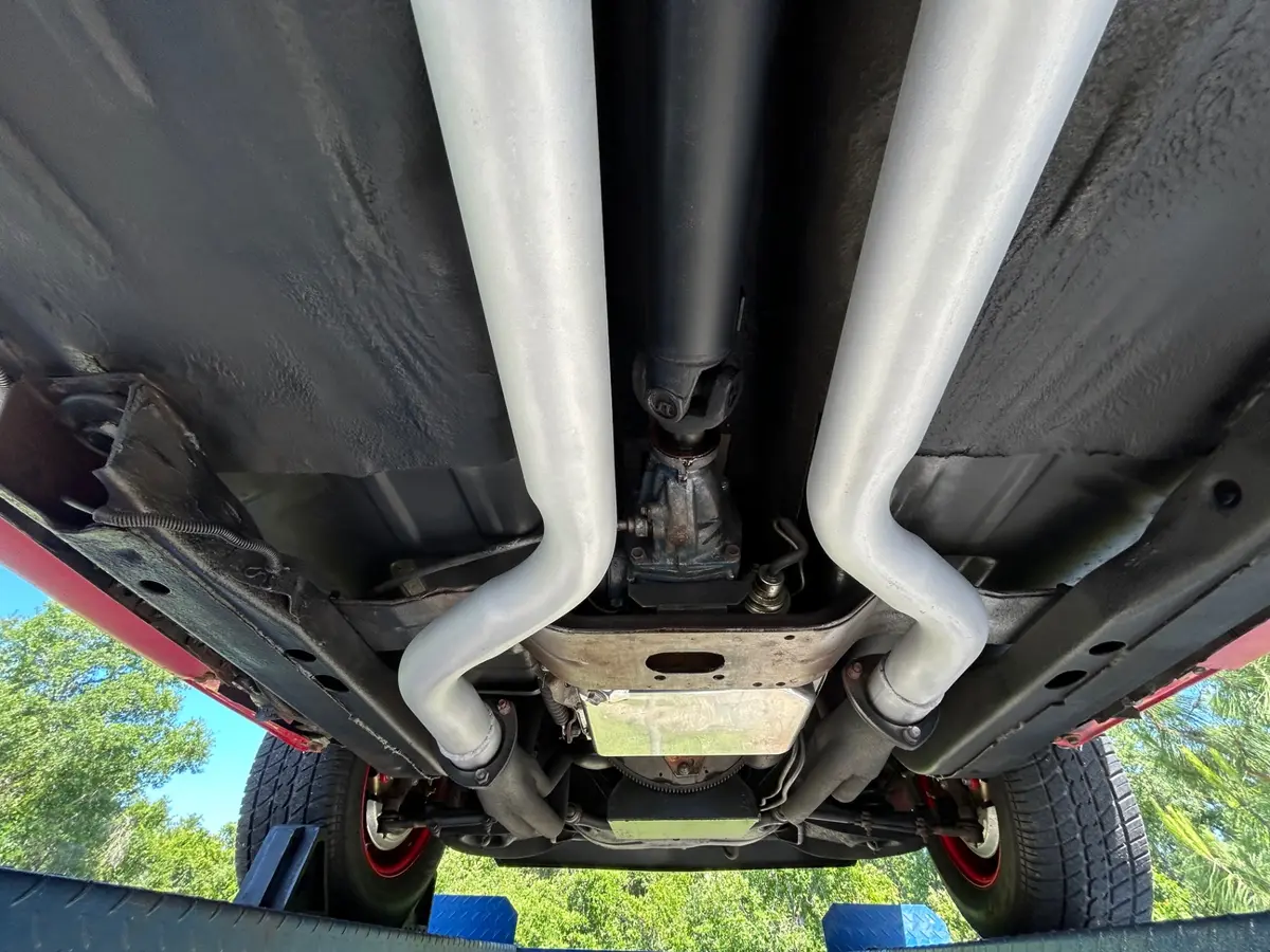 Vehicle photo 32
