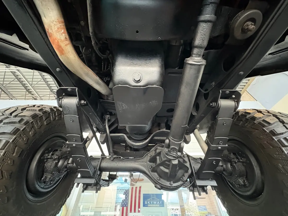 Vehicle photo 48
