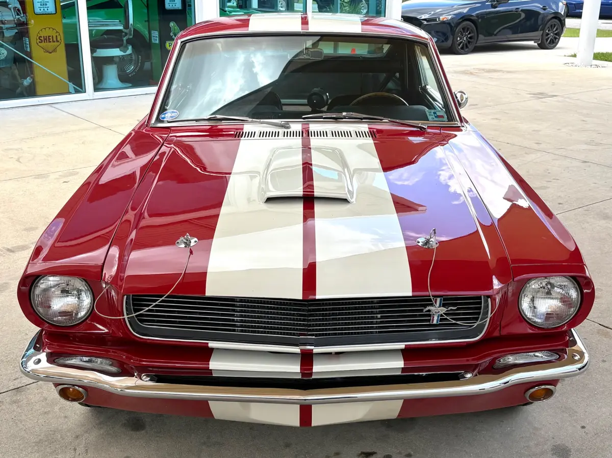 Vehicle photo 3