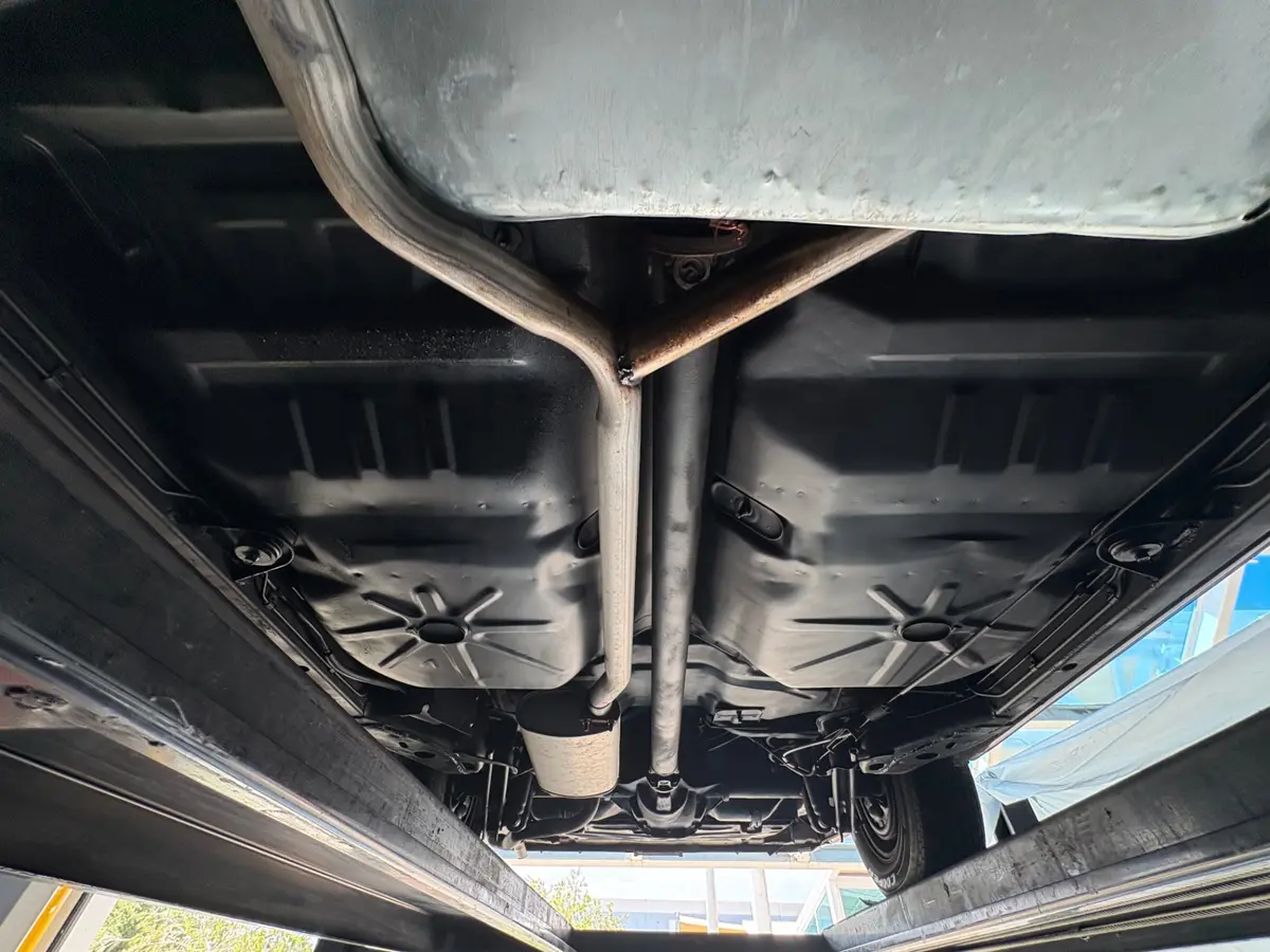 Vehicle photo 61