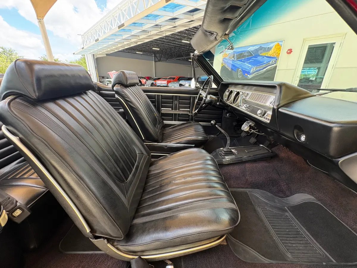 Vehicle photo 45