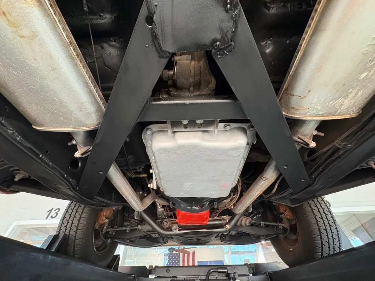 Vehicle photo 52