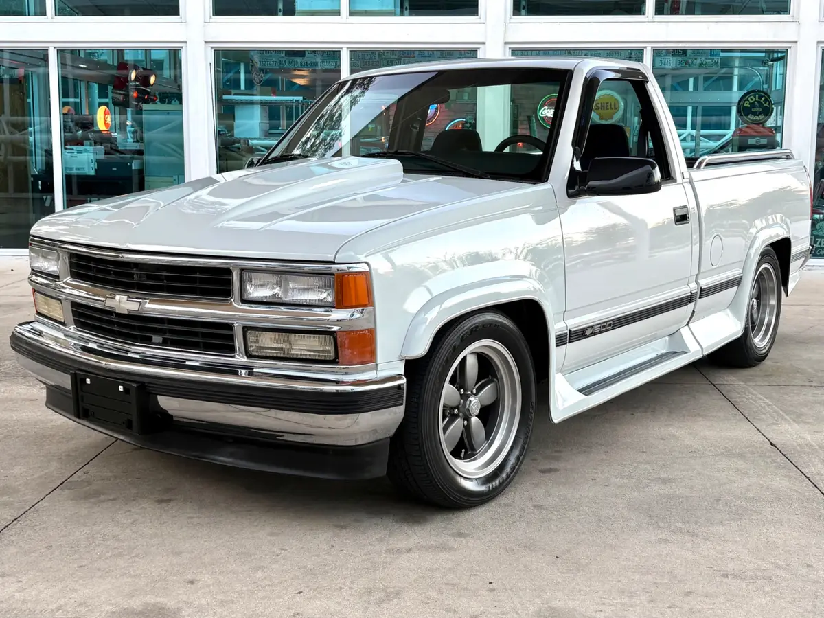 Vehicle photo 1