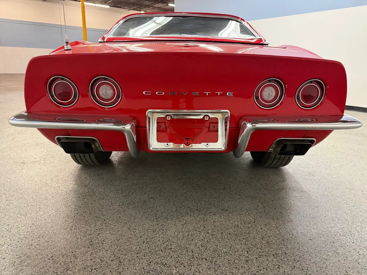 Vehicle photo 18