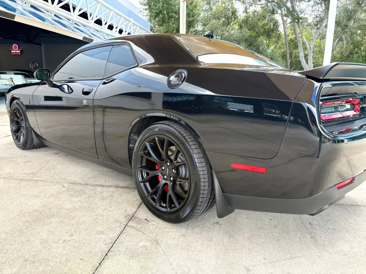Vehicle photo 15