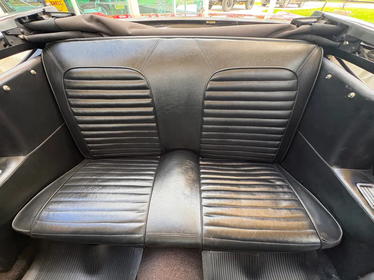Vehicle photo 37