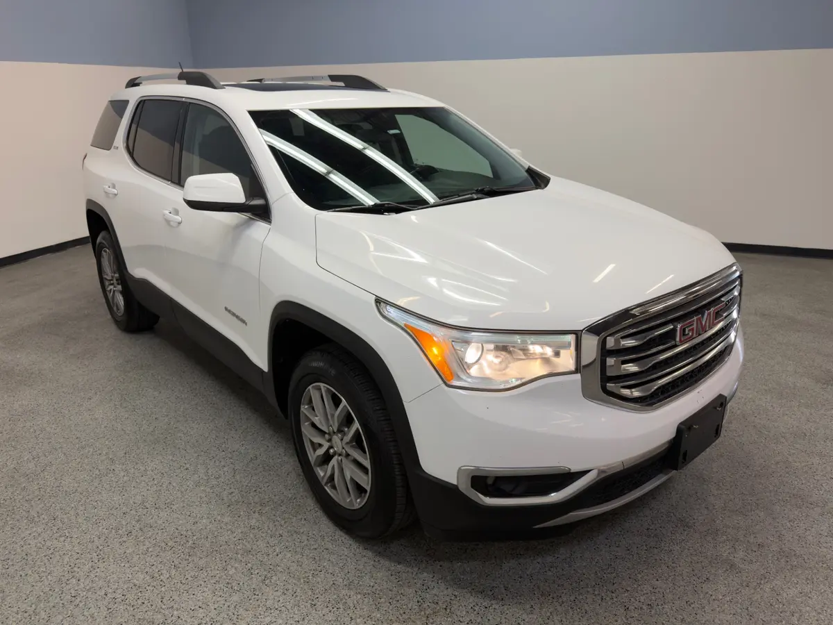 Vehicle photo 8