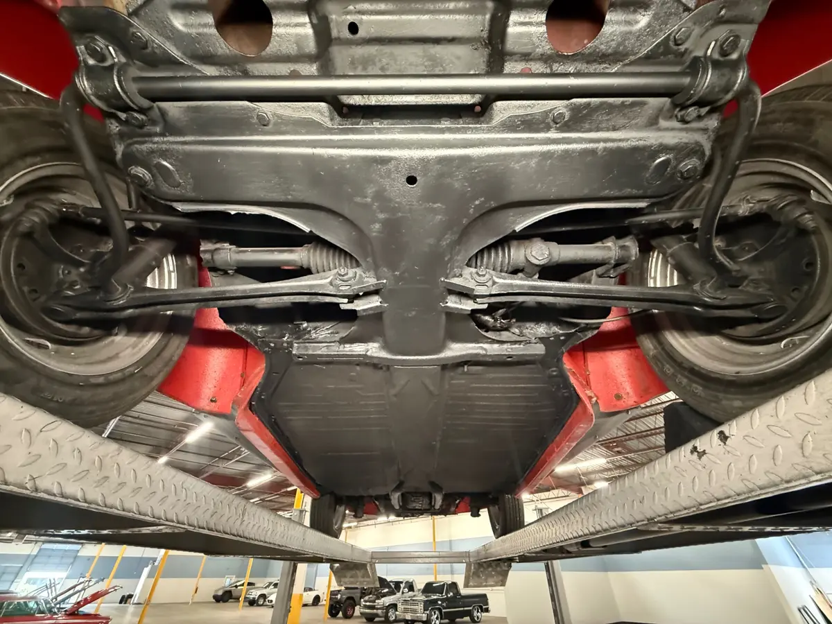 Vehicle photo 38