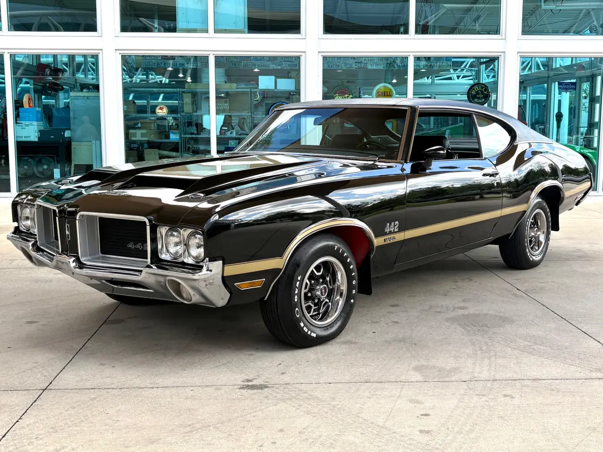 Vehicle photo 11