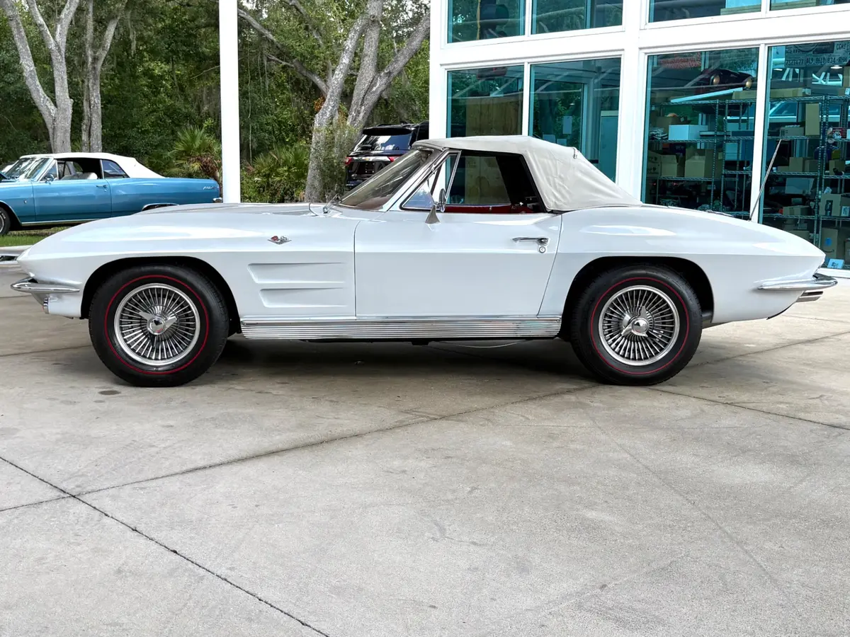 Vehicle photo 24