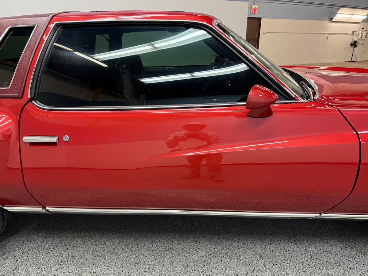Vehicle photo 7