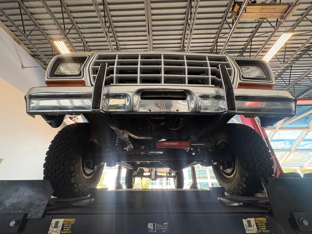 Vehicle photo 53