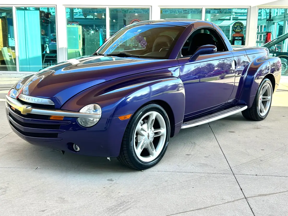 Vehicle photo 9