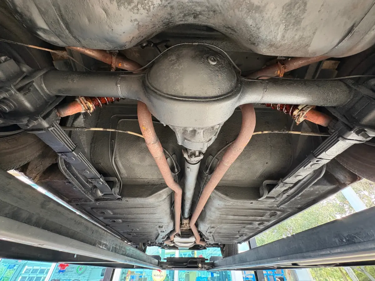 Vehicle photo 45