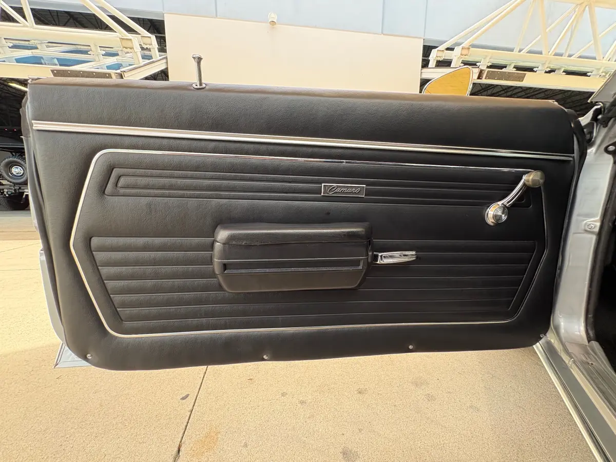 Vehicle photo 46