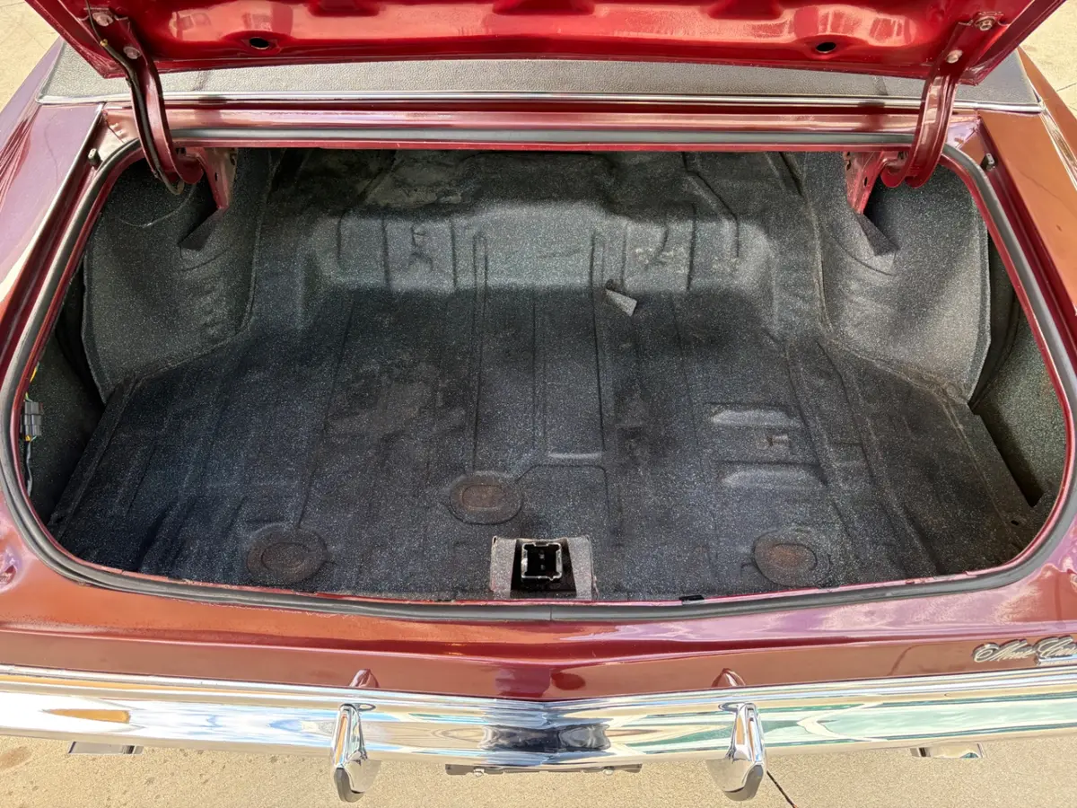 Vehicle photo 10