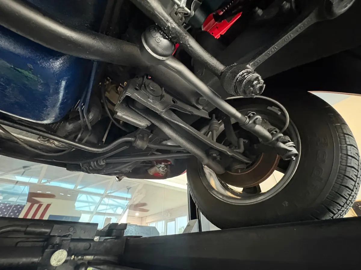 Vehicle photo 58