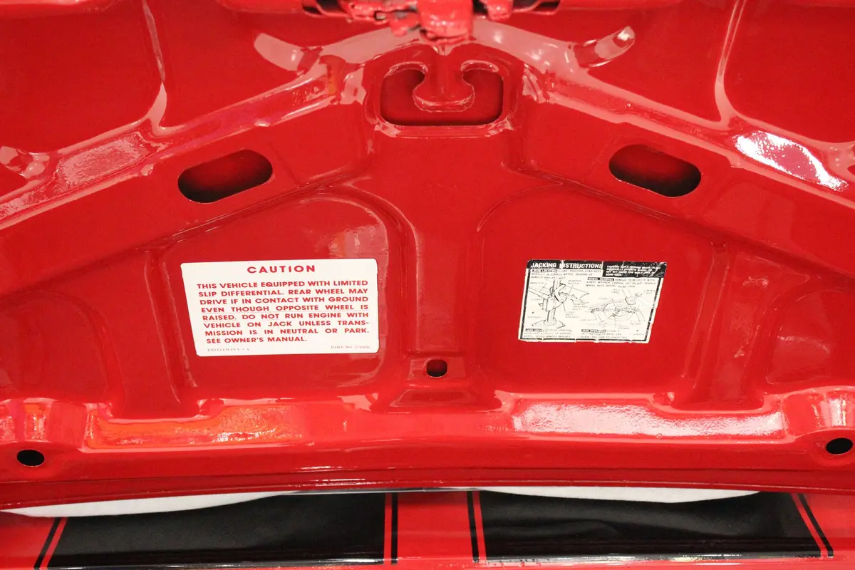 Vehicle photo 23