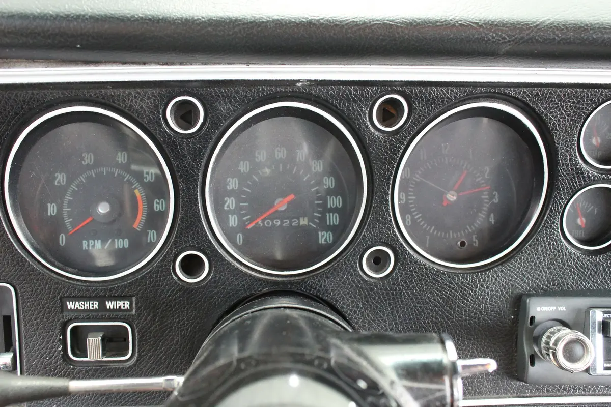 Vehicle photo 30