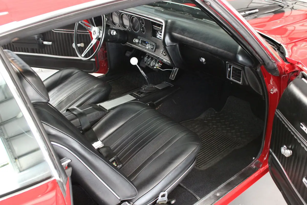 Vehicle photo 35