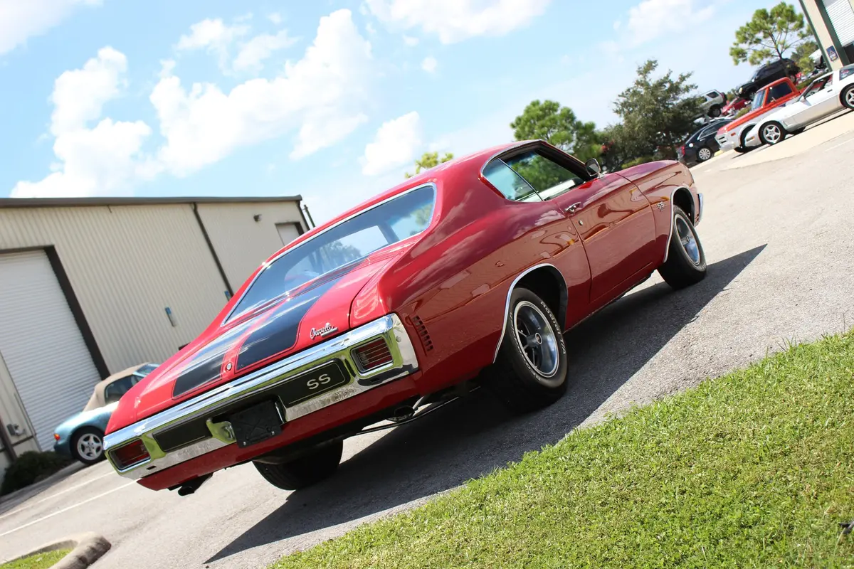 Vehicle photo 44