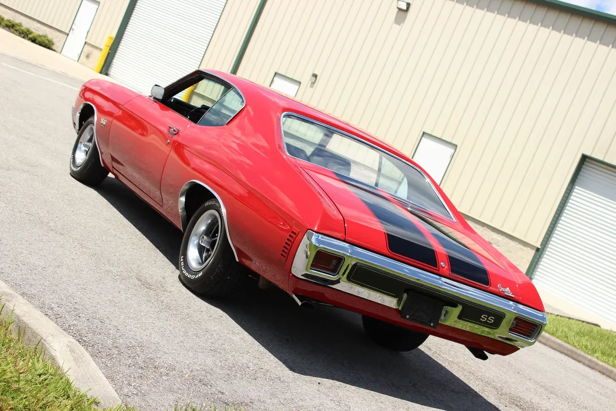 Vehicle photo 45