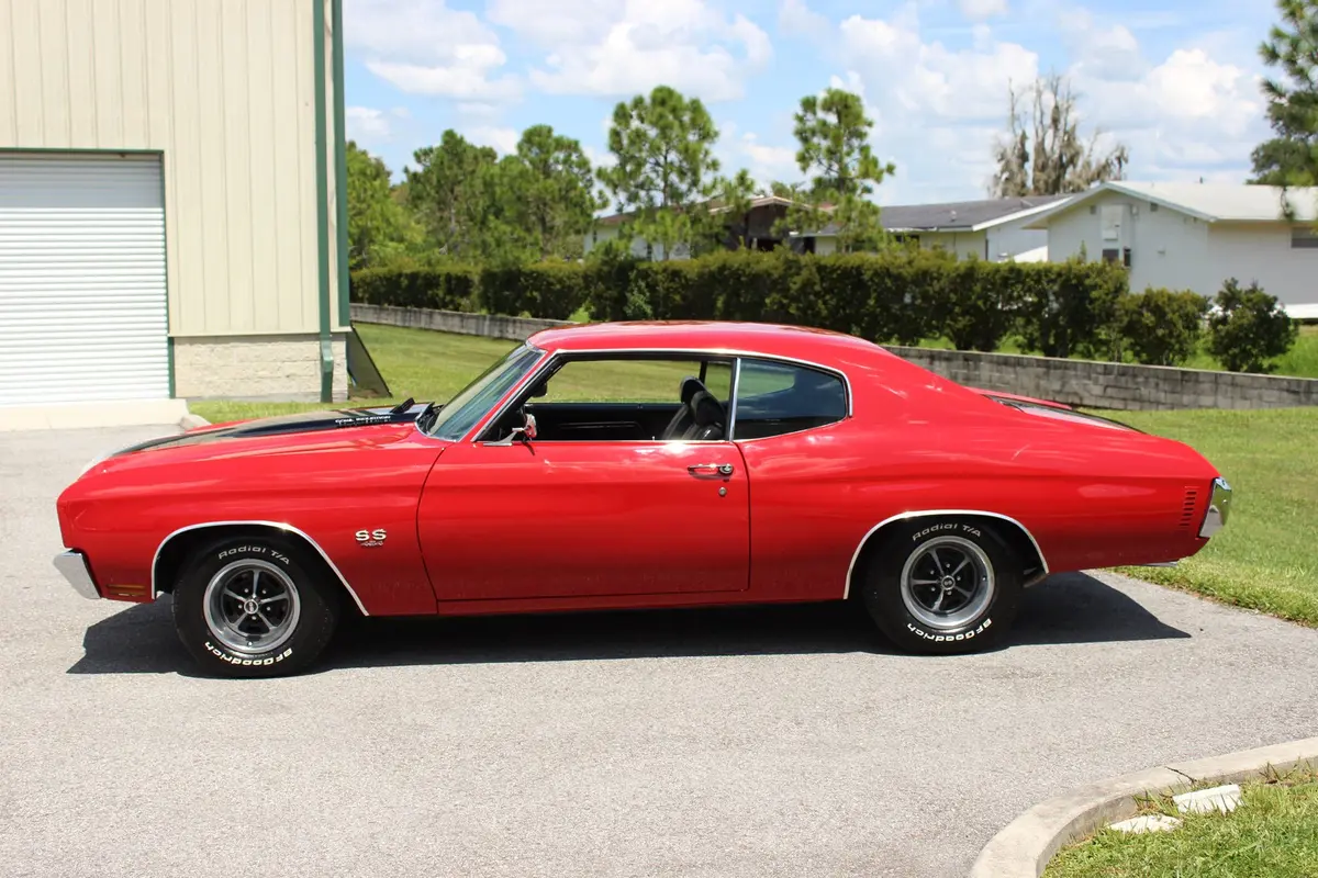 Vehicle photo 46