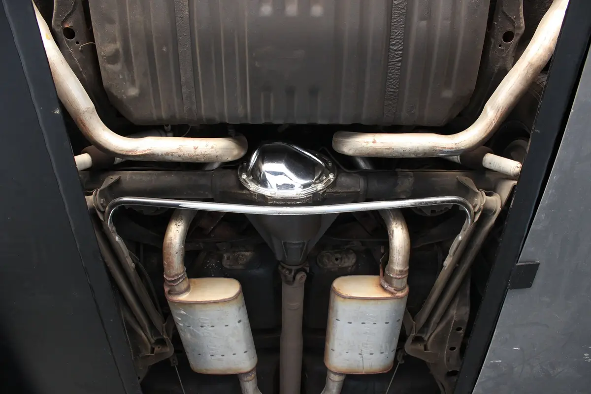 Vehicle photo 54