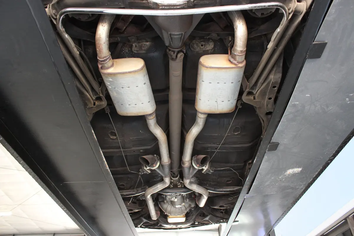 Vehicle photo 55