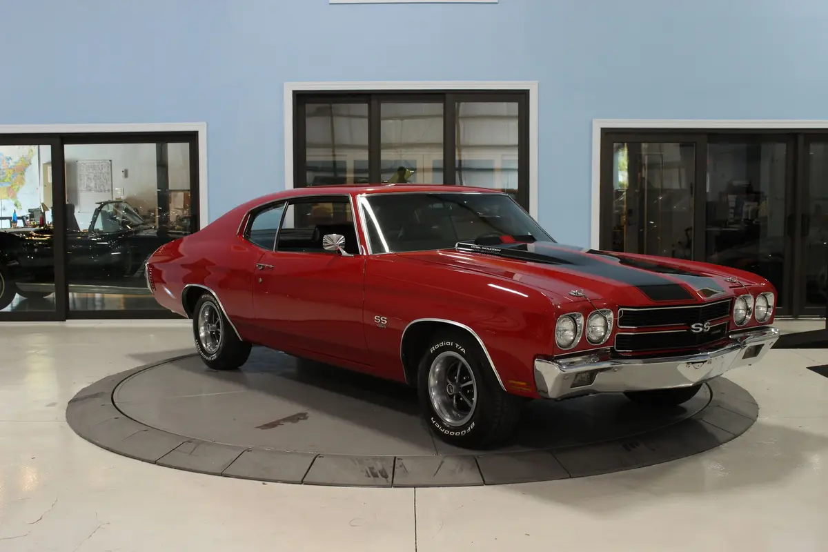 Vehicle photo 8