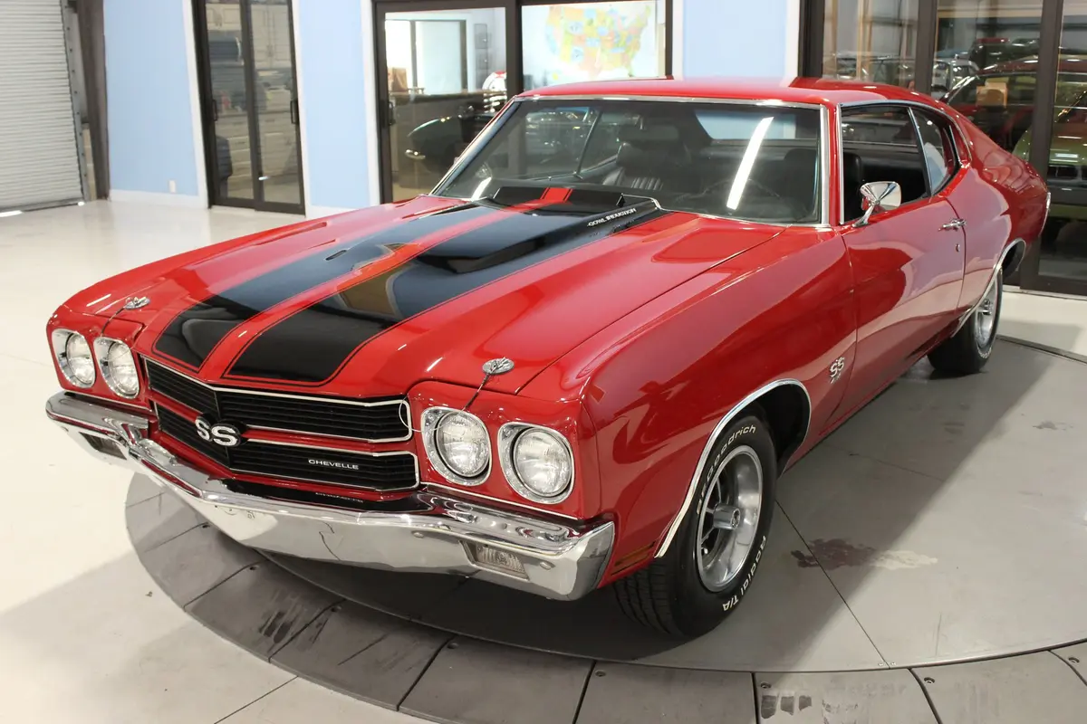 Vehicle photo 10