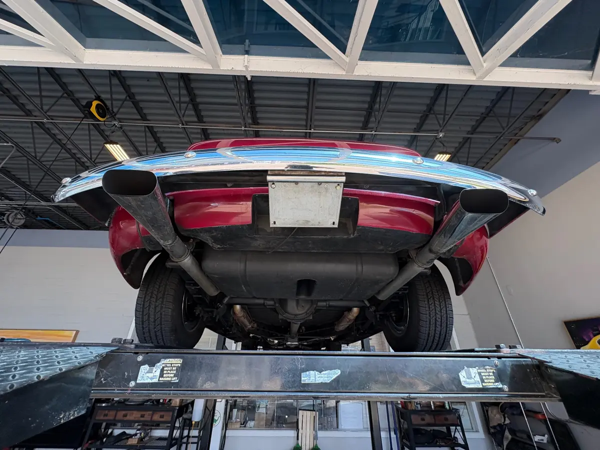 Vehicle photo 37