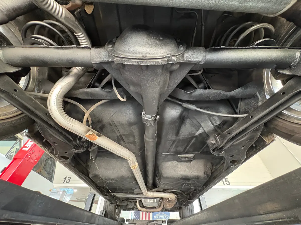 Vehicle photo 41