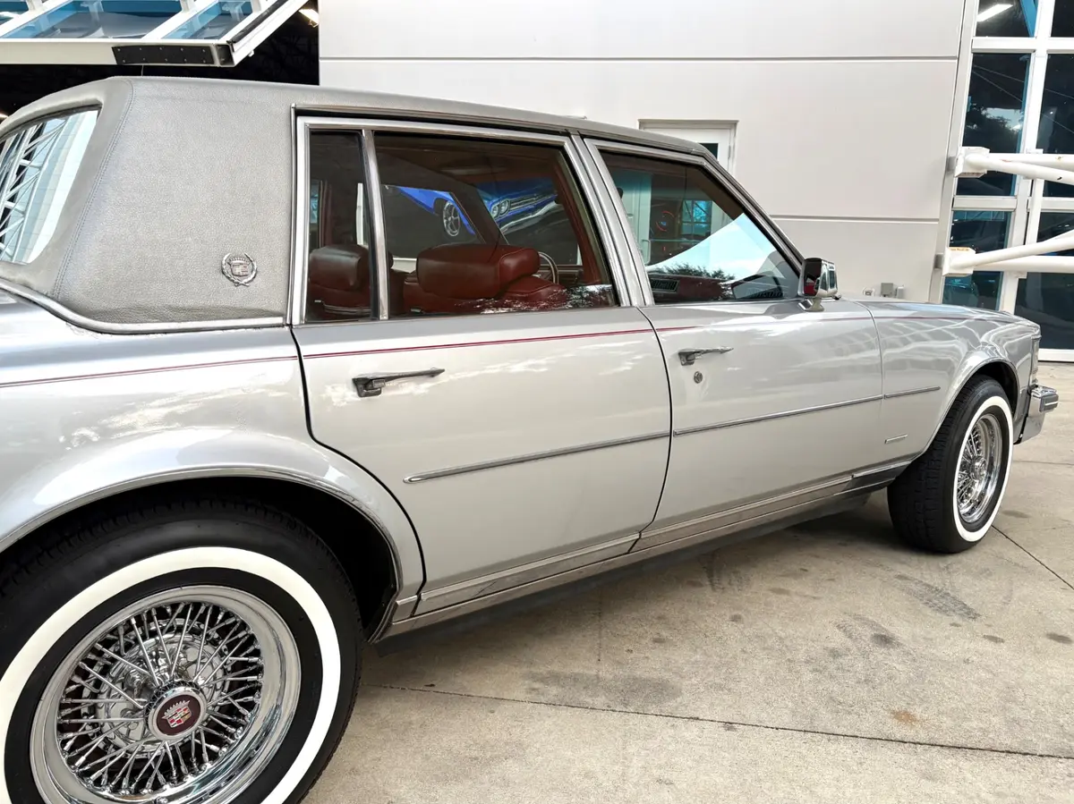 Vehicle photo 20