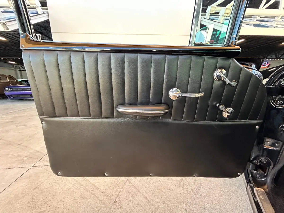 Vehicle photo 20
