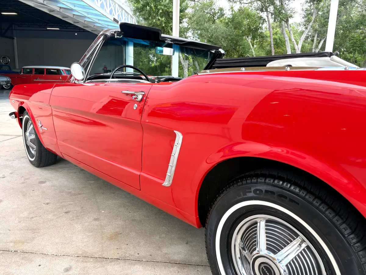 Vehicle photo 15