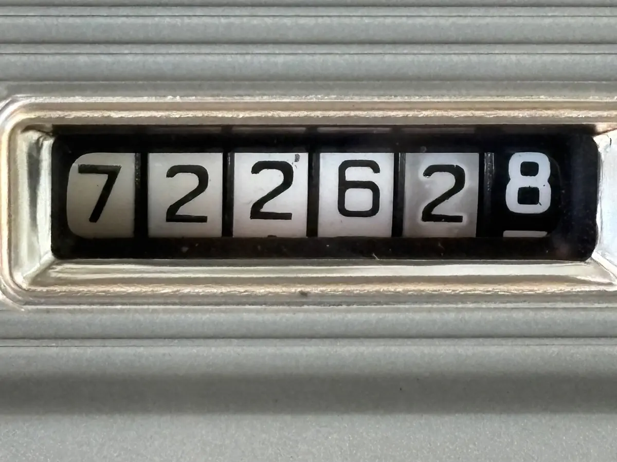 Vehicle photo 22