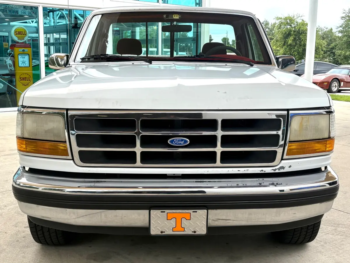 Vehicle photo 2