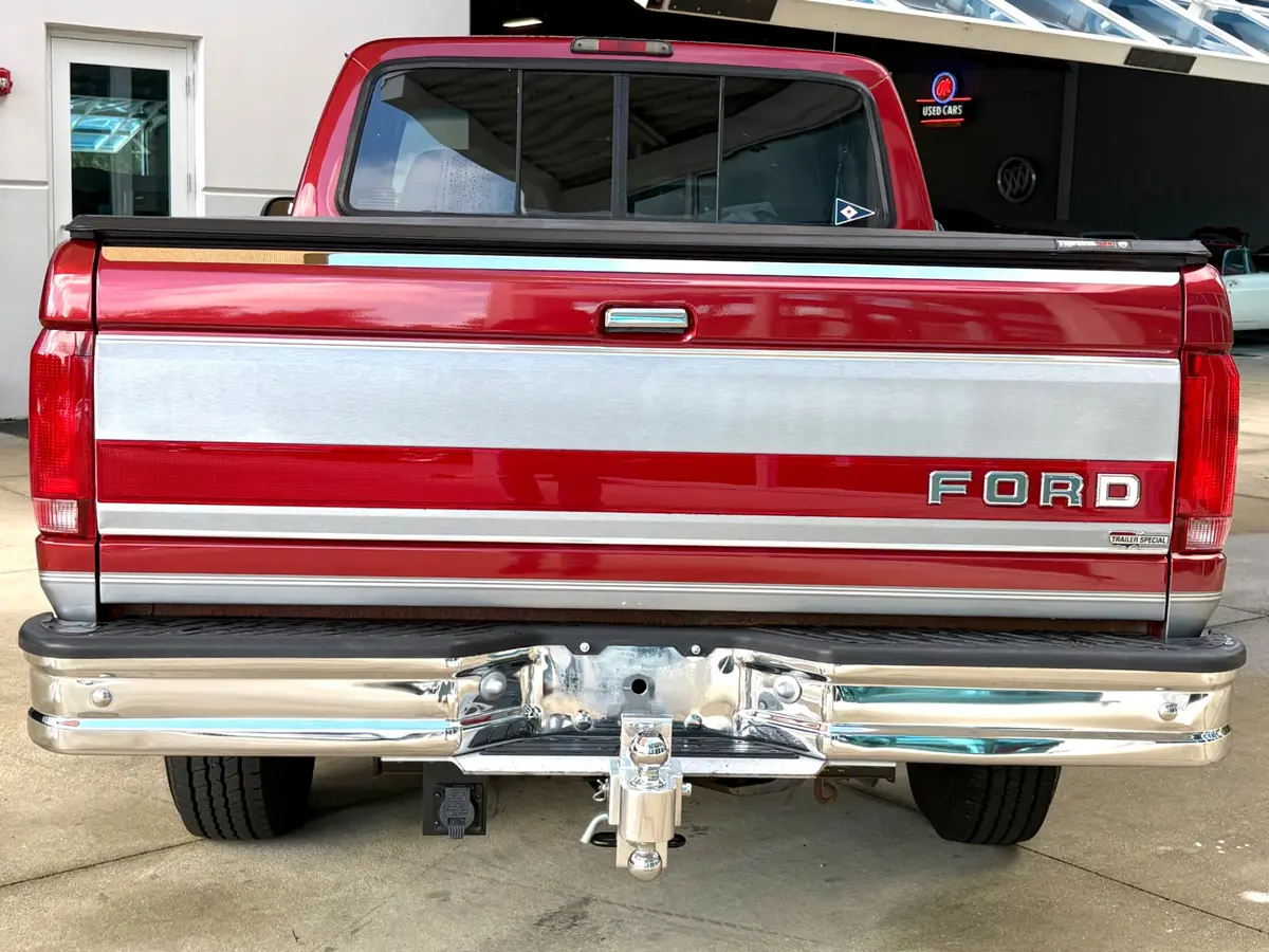 Vehicle photo 7