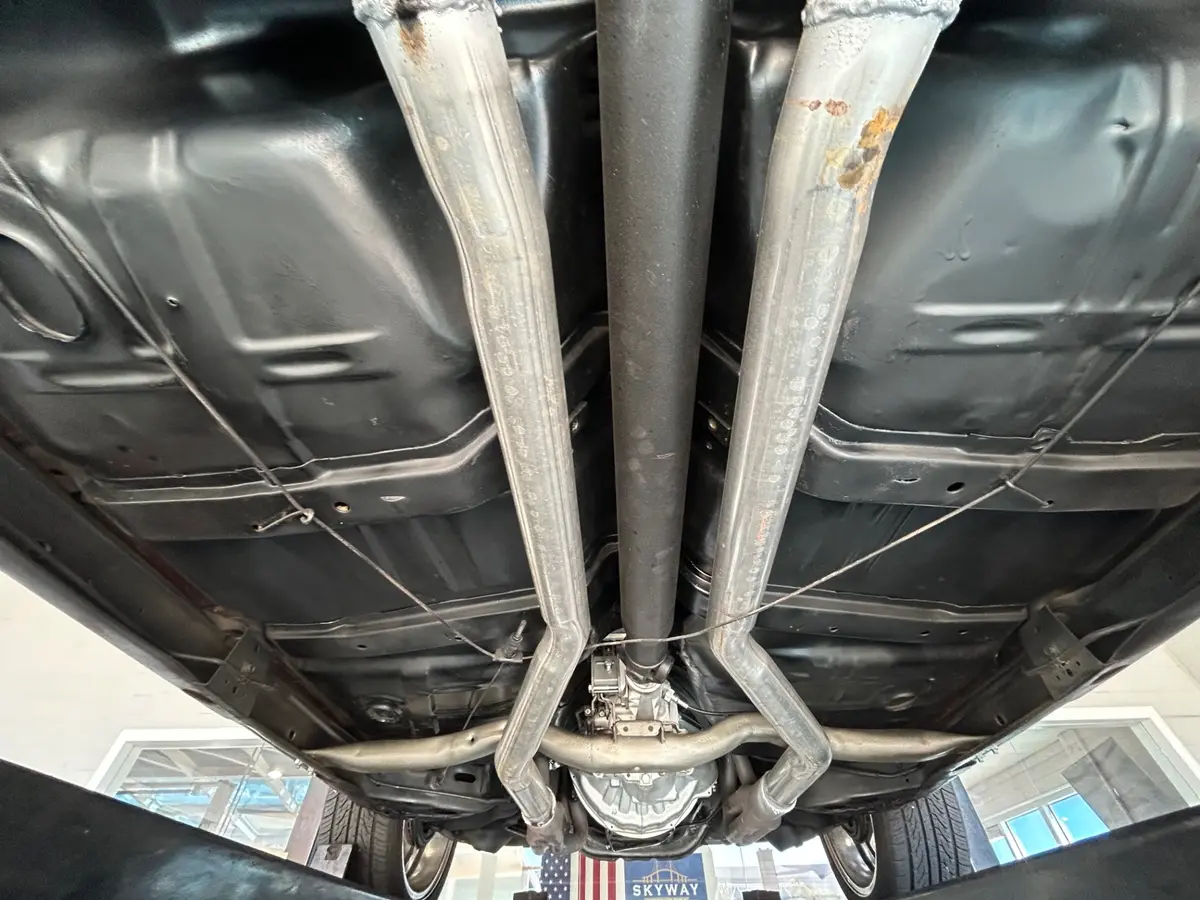 Vehicle photo 44