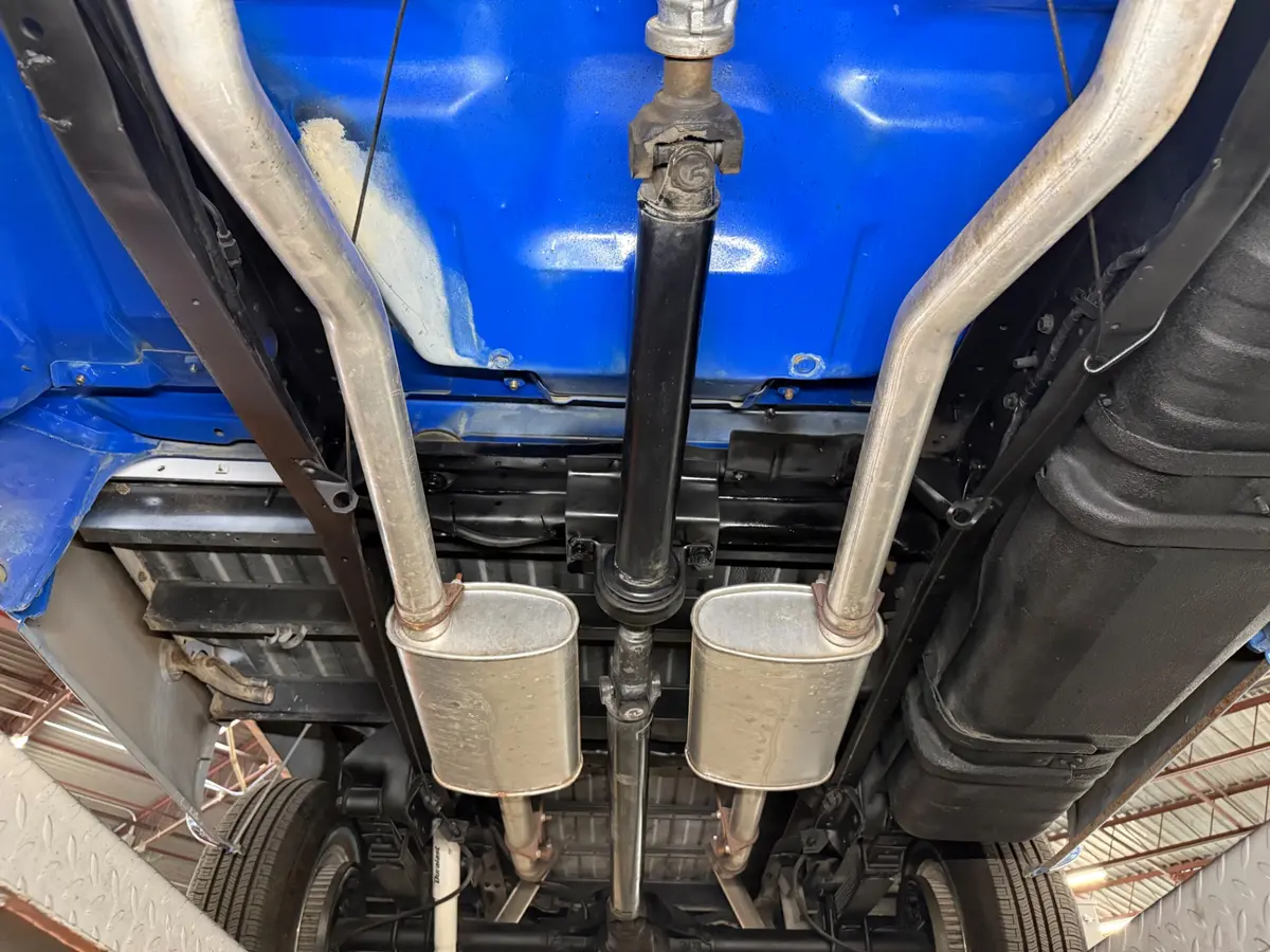 Vehicle photo 38