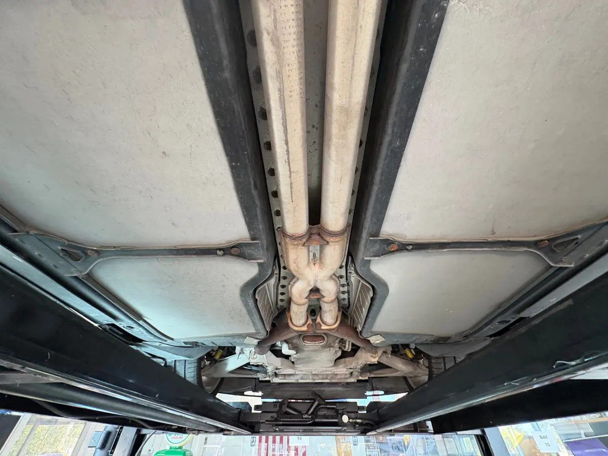Vehicle photo 52