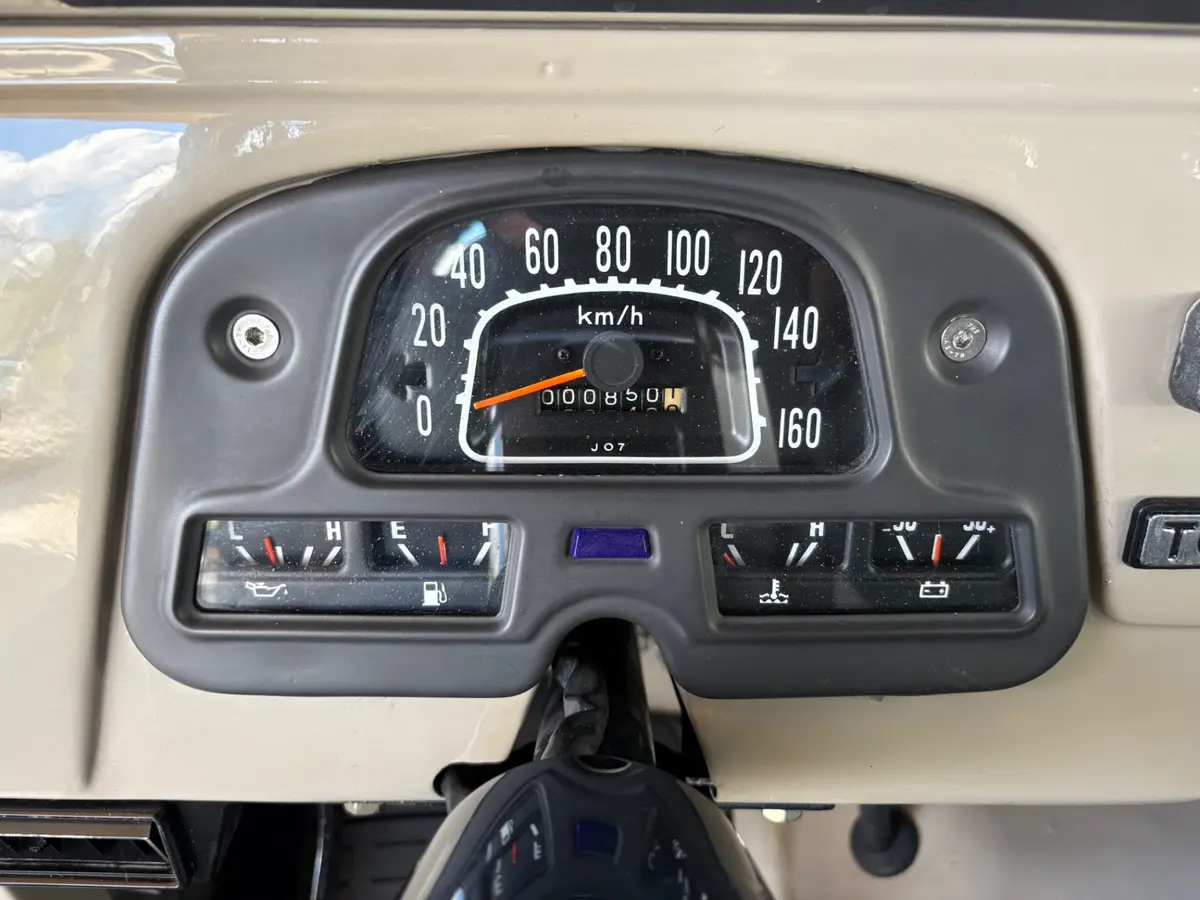 Vehicle photo 36